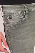 Cargar imagen en el visor de la galería, Jeans 711 Jogg W5192
