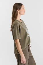 Cargar imagen en el visor de la galería, -Camiseta LYNETTE Olive
