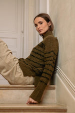 Cargar imagen en el visor de la galería, -Jersey AUGUST Olive
