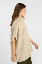 Cargar imagen en el visor de la galería, -Poncho LIROY Beige
