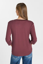 Cargar imagen en el visor de la galería, -Camiseta TICKA Burgundy
