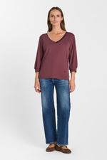 Cargar imagen en el visor de la galería, -Camiseta TICKA Burgundy
