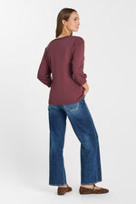 Cargar imagen en el visor de la galería, -Camiseta TICKA Burgundy
