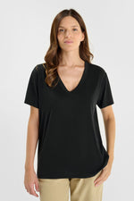 Cargar imagen en el visor de la galería, -Camiseta VAIA Black
