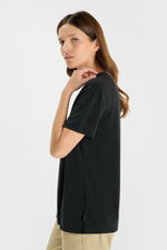 Cargar imagen en el visor de la galería, -Camiseta VAIA Black
