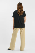 Cargar imagen en el visor de la galería, -Camiseta VAIA Black
