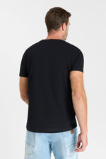 Cargar imagen en el visor de la galería, Camiseta NAIA Black

