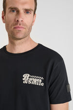Cargar imagen en el visor de la galería, -Camiseta NELA Black
