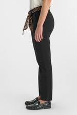 Cargar imagen en el visor de la galería, -Pantalón Chino KRISTIN Black
