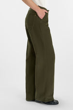 Cargar imagen en el visor de la galería, -Pantalón TAHIS Chino Ancho Olive

