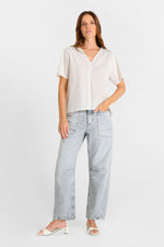 Cargar imagen en el visor de la galería, Blusa LIAM White
