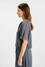 Cargar imagen en el visor de la galería, Blusa YORA Asphalt
