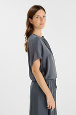 Cargar imagen en el visor de la galería, Blusa YORA Asphalt
