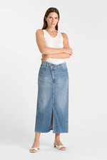 Cargar imagen en el visor de la galería, Falda Vaquera ERYKHA Azul
