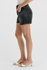 Cargar imagen en el visor de la galería, Pantalón Corto FANNI Black W1672
