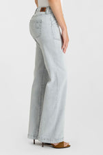 Cargar imagen en el visor de la galería, Jeans Flare JILL W6251
