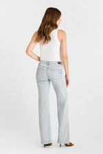 Cargar imagen en el visor de la galería, Jeans Flare JILL W6251
