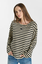 Cargar imagen en el visor de la galería, -Camiseta DOVE Black
