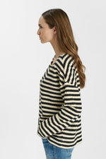 Cargar imagen en el visor de la galería, -Camiseta DOVE Black
