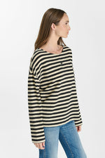 Cargar imagen en el visor de la galería, -Camiseta DOVE Black
