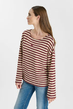 Cargar imagen en el visor de la galería, -Camiseta DOVE Burgundy
