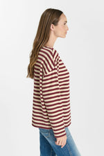 Cargar imagen en el visor de la galería, -Camiseta DOVE Burgundy

