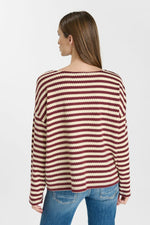 Cargar imagen en el visor de la galería, -Camiseta DOVE Burgundy
