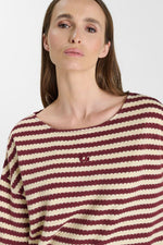 Cargar imagen en el visor de la galería, -Camiseta DOVE Burgundy
