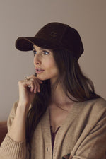Cargar imagen en el visor de la galería, -Gorra MIKKA Bear
