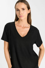 Cargar imagen en el visor de la galería, -Camiseta ZETTA Black
