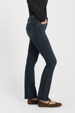 Cargar imagen en el visor de la galería, -Jeans Bootcut W5257
