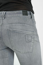 Cargar imagen en el visor de la galería, -Jeans Flare URSI W1709
