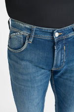 Cargar imagen en el visor de la galería, -Jeans Adjusted Jogg 711 W5245

