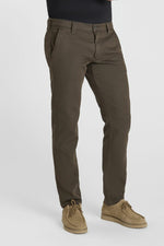 Cargar imagen en el visor de la galería, -Pantalón Chino Jogg Chocolatte
